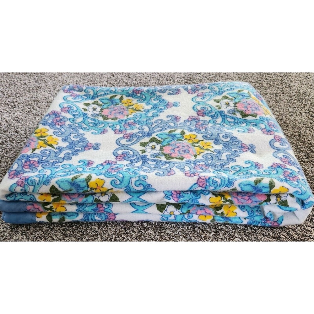 JC Penney Fashion Manor Floral Blue Satin Trim Blanket Twin Full Vintage - Picture 2 of 6